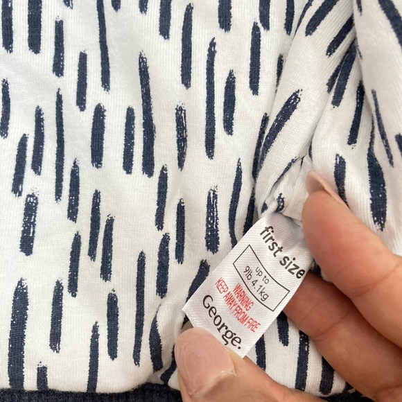 Preloved George Newborn Baby Reversible Navy and White Coat - Up to 4.5kg / 9lbs - Picture 16 of 17